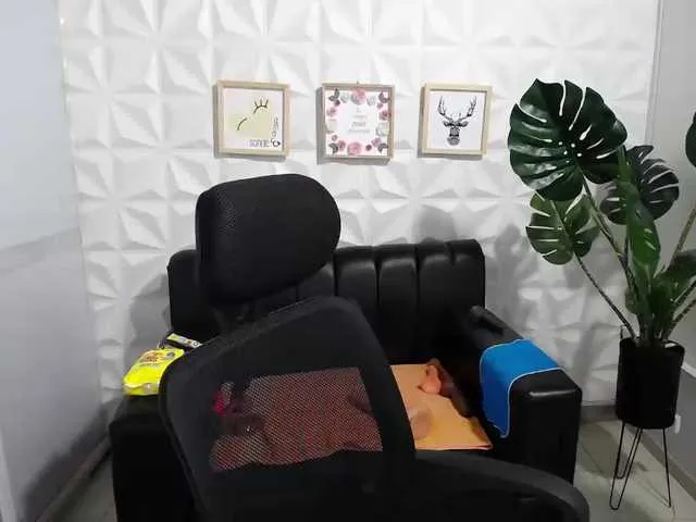 Live sex webcam photo for Valentina-mature #276141664