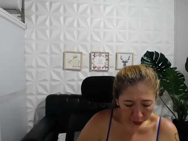 Live sex webcam photo for Valentina-mature #276174905