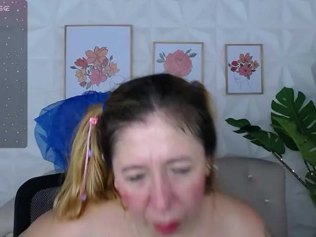 Live sex webcam photo for Valentina-mature #278065966