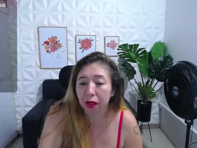 Live sex webcam photo for Valentina-mature #278284293