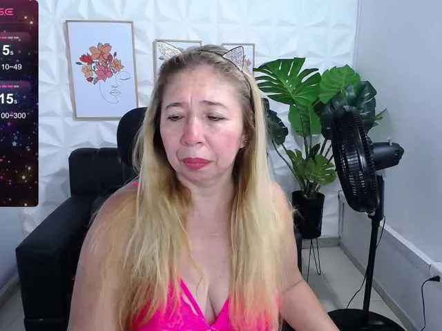 Live sex webcam photo for Valentina-mature #289568825