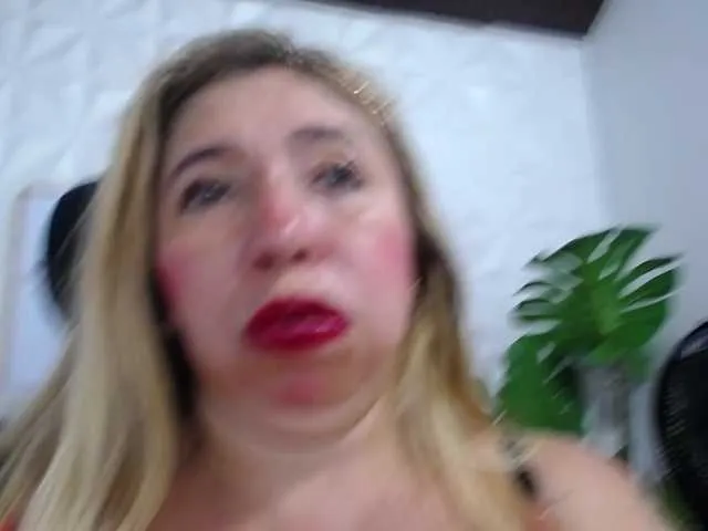 Live sex webcam photo for Valentina-mature #289754292