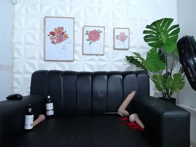 Live sex webcam photo for Valentina-mature #289793910