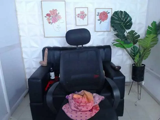 Live sex webcam photo for Valentina-mature #291738367