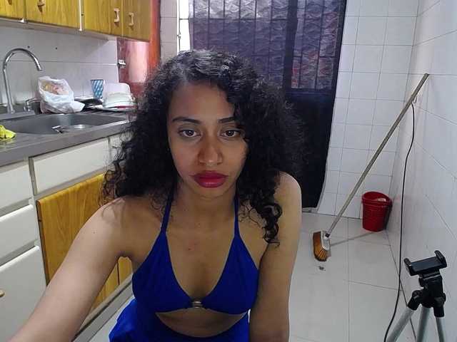 Live sex webcam photo for ValentinaBrownJg #275615073