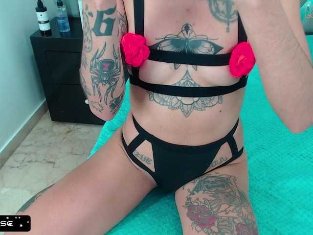 Live sex webcam photo for ValentinaTyph #276478045