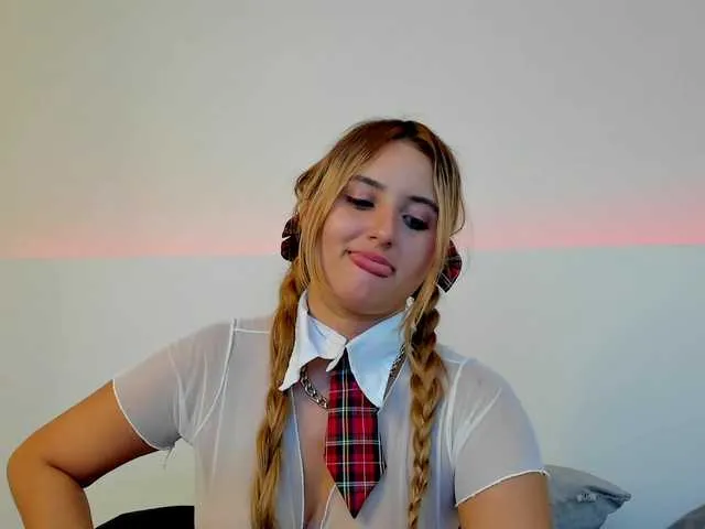 Live sex webcam photo for ValentinaVixen #277884404