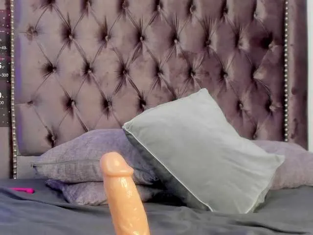 Live sex webcam photo for ValentinaVixen #278199028