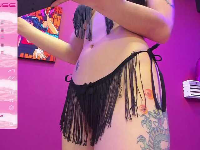 Live sex webcam photo for ValentinaaMil #274060455