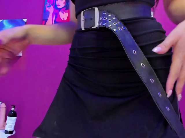 Live sex webcam photo for ValentinaaMil #274501829