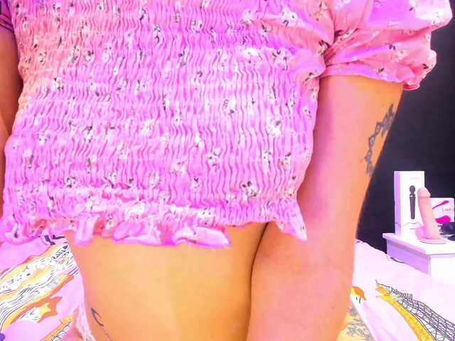 Live sex webcam photo for ValentinaaMil #274619527