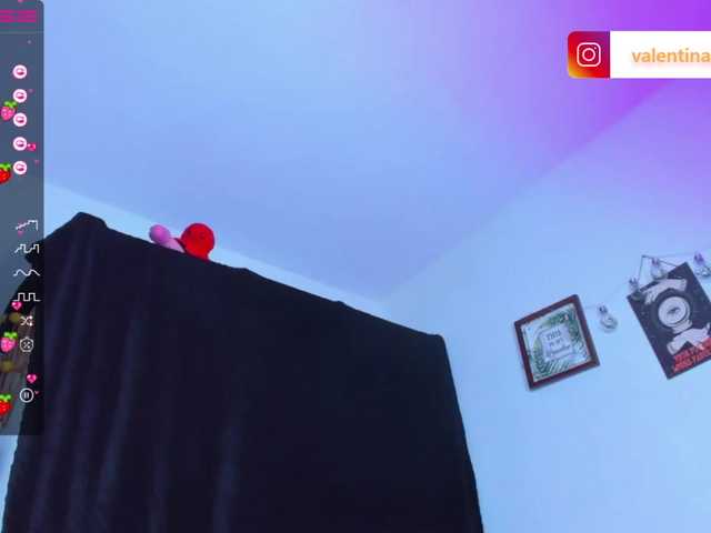 Live sex webcam photo for ValentinaaMil #275540335