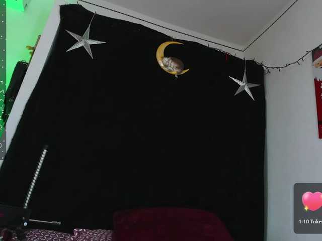 Live sex webcam photo for ValentinaaMil #276946179