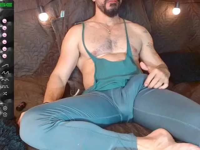 Live sex webcam photo for Valentinoblow #275480439