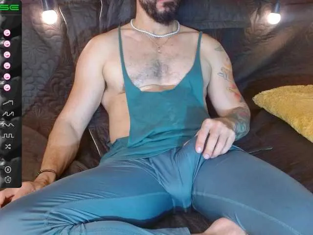 Live sex webcam photo for Valentinoblow #275518557