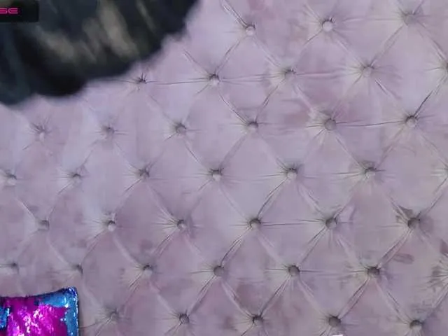 Live sex webcam photo for ValeriWow #273612213