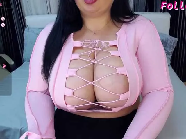 Live sex webcam photo for ValeriWow #277518260