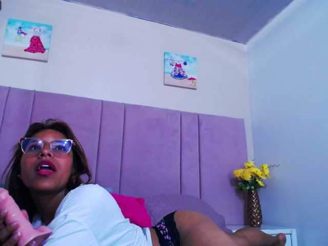 Live sex webcam photo for Valeria-lanos #276364550