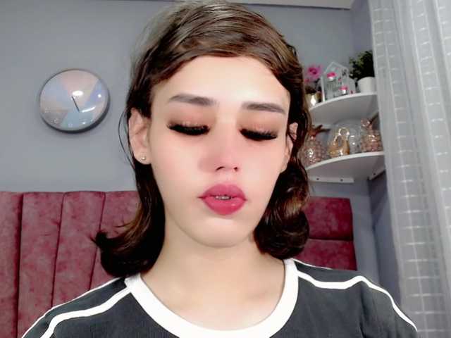 Live sex webcam photo for ValeriaAguilar #290139975