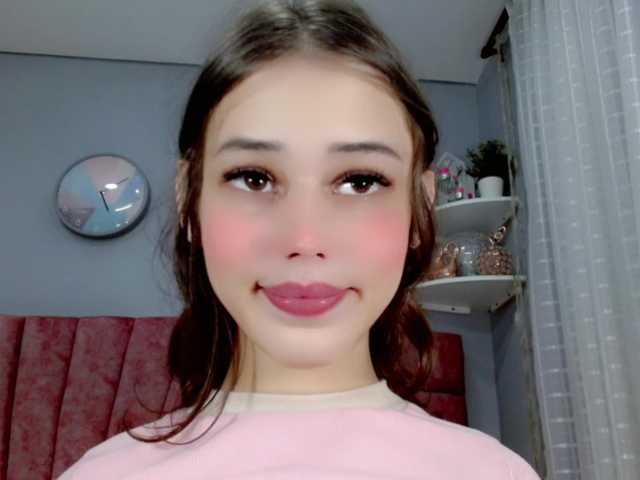 Live sex webcam photo for ValeriaAguilar #290702853