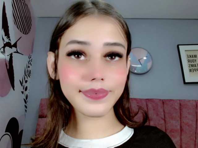 Live sex webcam photo for ValeriaAguilar #290947112