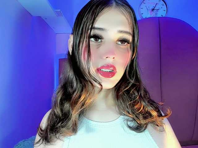 Live sex webcam photo for ValeriaAguilar #291815391