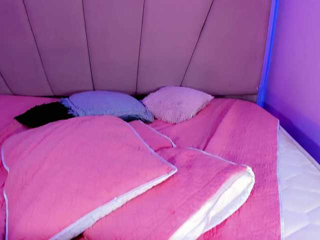 Live sex webcam photo for ValeriaAguilar #291882183