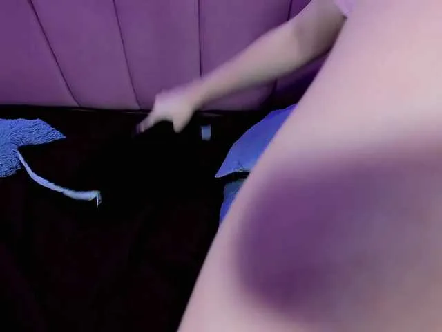 Live sex webcam photo for ValeriaAguilar #291943823