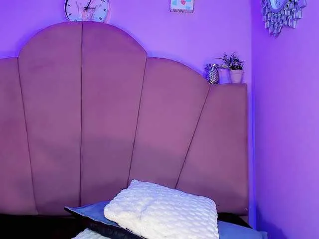 Live sex webcam photo for ValeriaAguilar #291990494