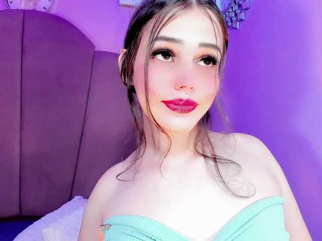 Live sex webcam photo for ValeriaAguilar #291997448