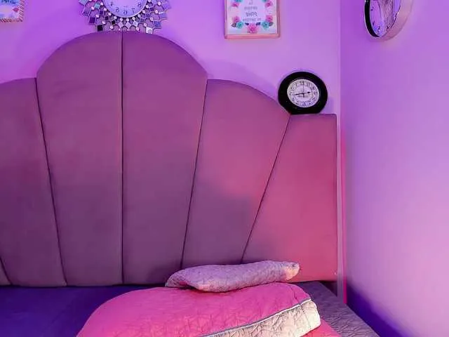 Live sex webcam photo for ValeriaAguilar #292139011