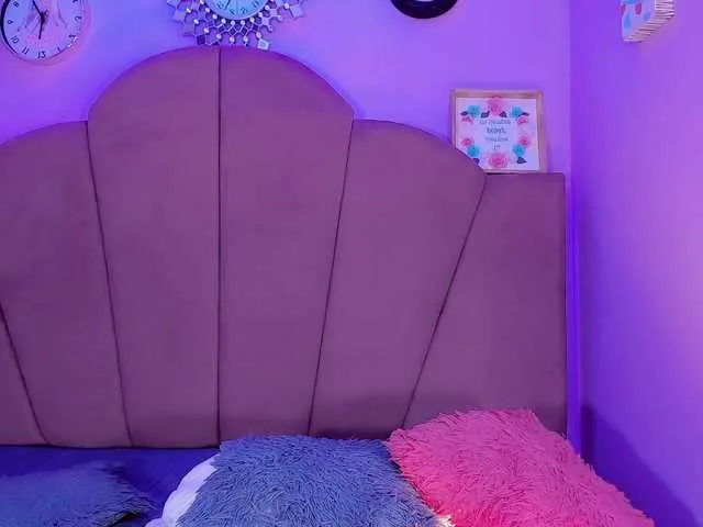 Live sex webcam photo for ValeriaAguilar #292337880