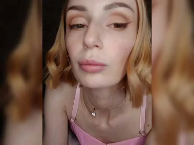 Live sex webcam photo for ValeriaBrown #290586738
