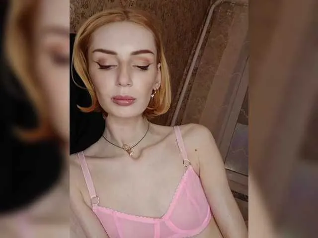 Live sex webcam photo for ValeriaBrown #290626031