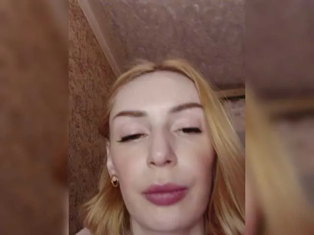 Live sex webcam photo for ValeriaBrown #290692310