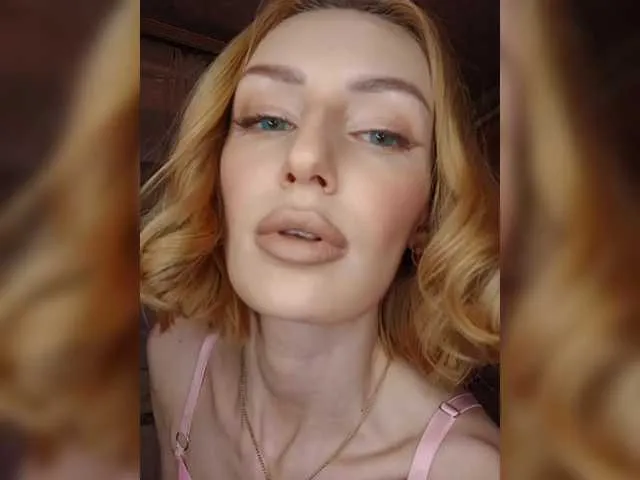 Live sex webcam photo for ValeriaBrown #290783998