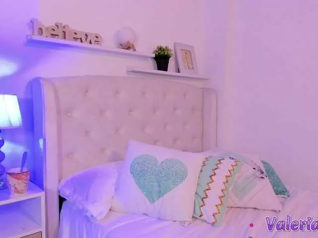 Live sex webcam photo for Valeriaa09 #290866835