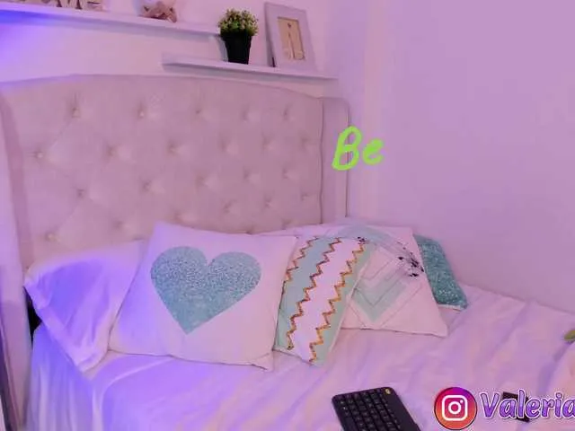 Live sex webcam photo for Valeriaa09 #290918471