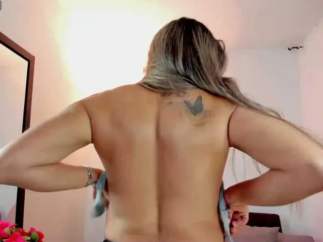 Live sex webcam photo for Valeriahunter #291117659