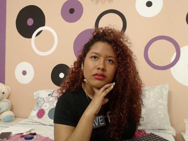 Live sex webcam photo for ValerieFlory #273432363