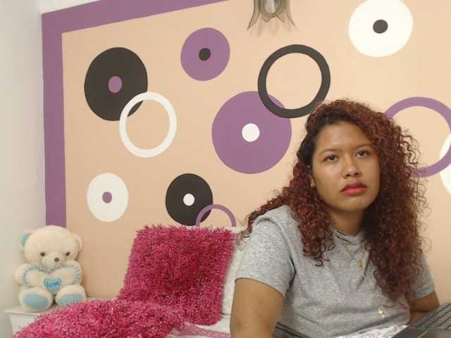 Live sex webcam photo for ValerieFlory #273479203