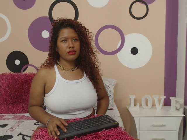 Live sex webcam photo for ValerieFlory #273490350