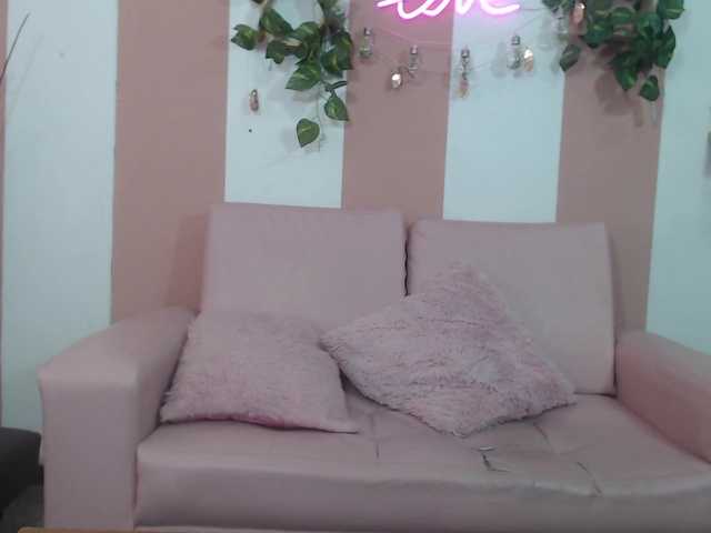 Live sex webcam photo for Valery-Dornan #288084944