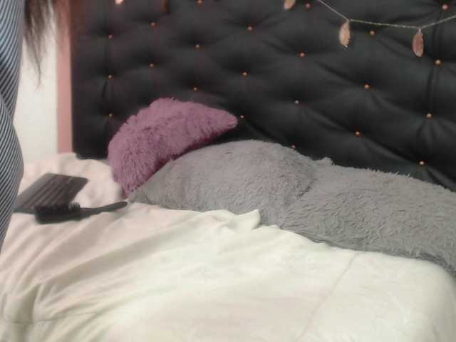 Live sex webcam photo for Valery-Dornan #289781543