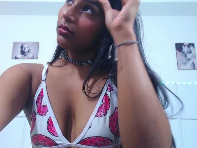 Live sex webcam photo for ValeryJaramillo #277847026