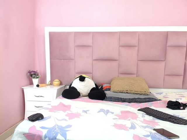 Live sex webcam photo for Valerybennet #275950981