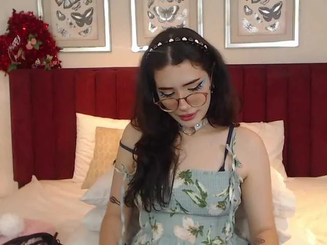 Live sex webcam photo for ValesskaFort #274018318