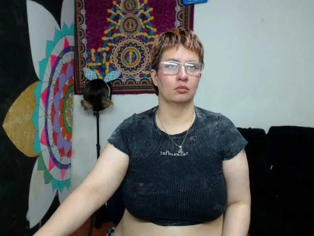 Live sex webcam photo for ValkiriaO #274061087