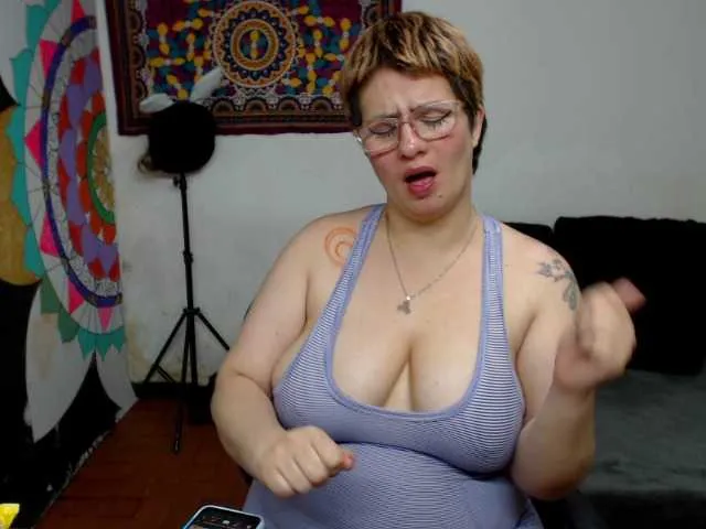 Live sex webcam photo for ValkiriaO #274192922