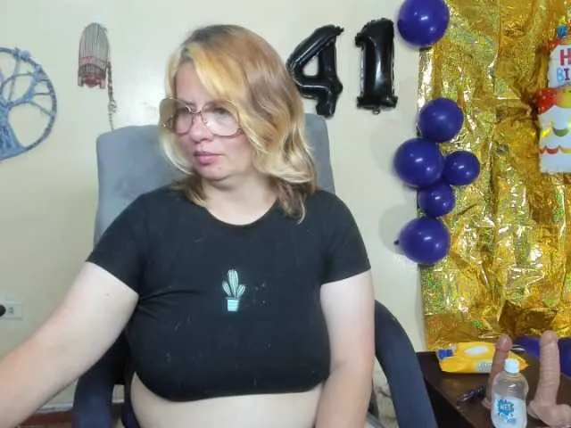 Live sex webcam photo for ValkiriaO #276126036